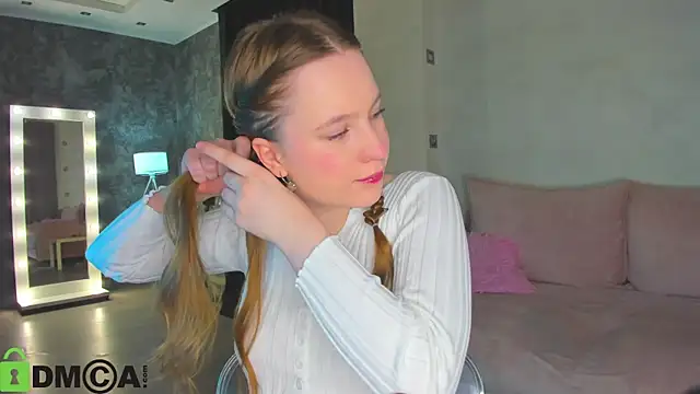 Candy Cansew online show from April 26, 1:03 am