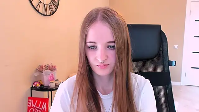 Snapshot of KateKayer chatting on October 19, 9:10 am KateKayer online show from October 19, 9:10 am