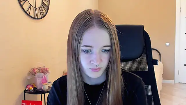Snapshot of KateKayer chatting on October 20, 10:05 am KateKayer online show from October 20, 10:05 am
