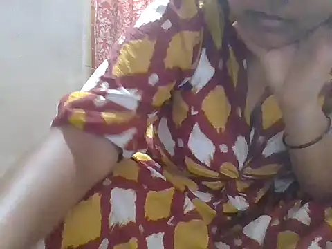 Snapshot of Swathi_8640 chatting on November 10, 5:39 am Swathi 8640 online show from November 10, 5:39 am