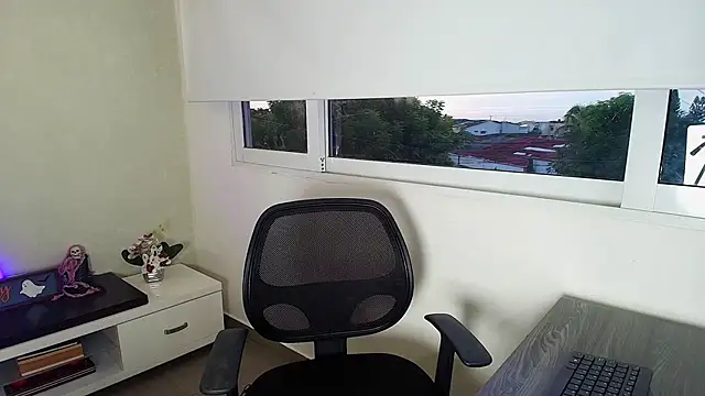  Victoria Collins online show from October 29, 11:12 am