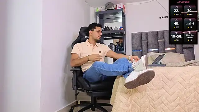 samuelcoopeer online show from April 1, 8:28 pm