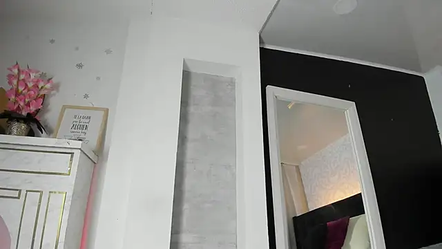 floraginette online show from March 28, 12:21 am