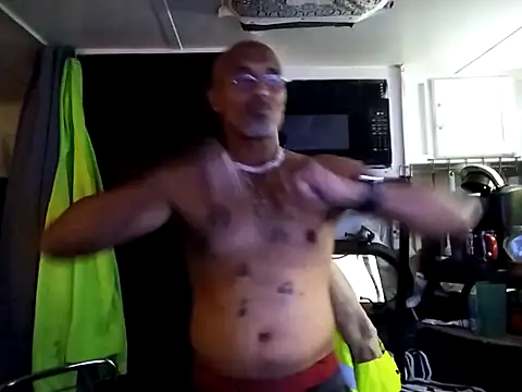 badboy2u2025 online show from December 3, 3:47 am