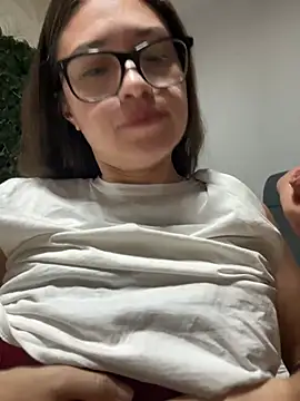 Snapshot of kate_rabittsex chatting on February 6, 12:33 am kate rabittsex online show from February 6, 12:33 am