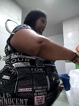 Exoticbigmandy online show from November 14, 1:04 am