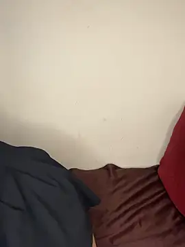 Scarlett 1819 online show from April 18, 5:50 pm