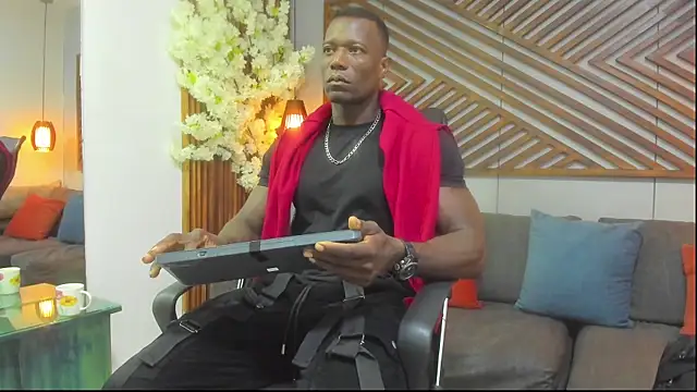 MarcusBlack  online show from October 3, 11:40 am