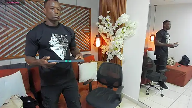 MarcusBlack  online show from April 15, 12:12 pm