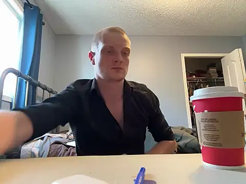 lustylyndon online show from March 22, 10:37 pm