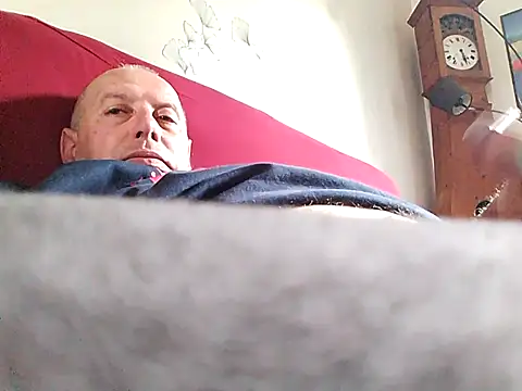 Vince072 online show from May 10, 9:25 am