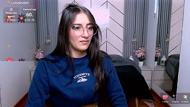 alesiamoore online show from March 10, 4:45 pm