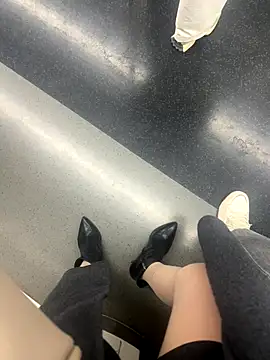 xiaoyuan01 online show from December 2, 2:06 am