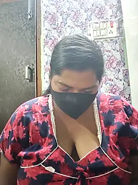 Liyaa 24 online show from April 7, 4:18 pm