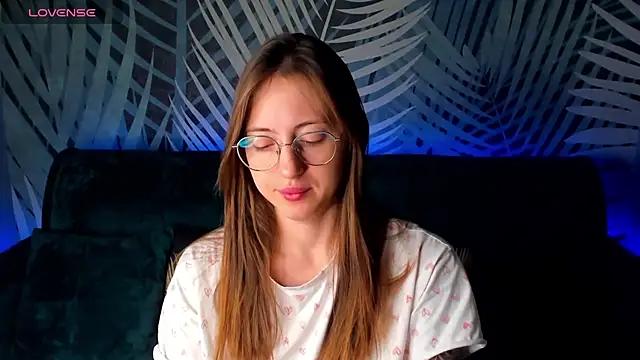 ChristyCrayme online show from December 3, 10:41 pm