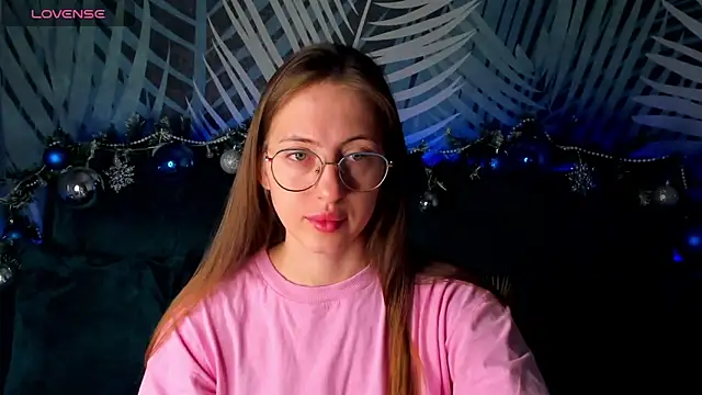 ChristyCrayme online show from December 18, 10:05 pm