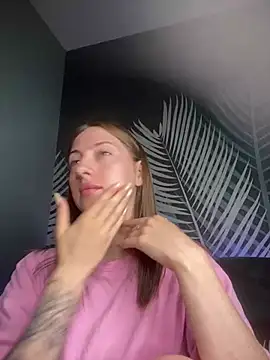 Snapshot of ChristyCrayme chatting on June 4, 10:16 pm ChristyCrayme online show from June 4, 10:16 pm