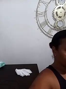 Snapshot of EbonyHorrny chatting on April 17, 2:25 am EbonyHorrny online show from April 17, 2:25 am