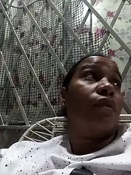 Snapshot of EbonyHorrny chatting on April 18, 12:14 am EbonyHorrny online show from April 18, 12:14 am