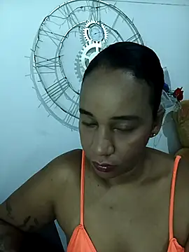 Snapshot of EbonyHorrny chatting on April 18, 12:20 pm EbonyHorrny online show from April 18, 12:20 pm