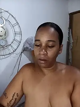 Snapshot of EbonyHorrny chatting on April 28, 12:21 pm EbonyHorrny online show from April 28, 12:21 pm