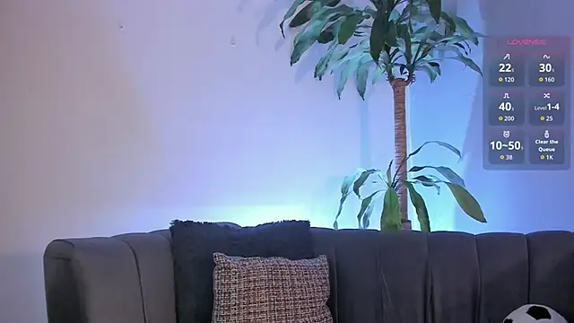 AxelThompson  online show from January 11, 12:10 pm