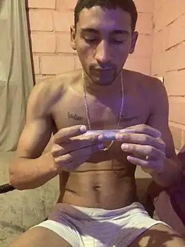 Snapshot of dotado22cmpoa chatting on April 1, 12:22 am dotado22cmpoa online show from April 1, 12:22 am