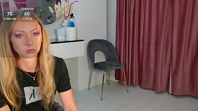 SiennaPierce online show from July 15, 11:37 am