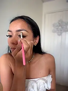 im-isabella online show from April 13, 9:09 pm