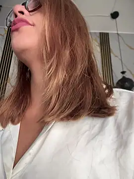 sara calderon online show from December 19, 1:29 pm