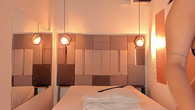 FreyrStone online show from April 9, 8:58 pm