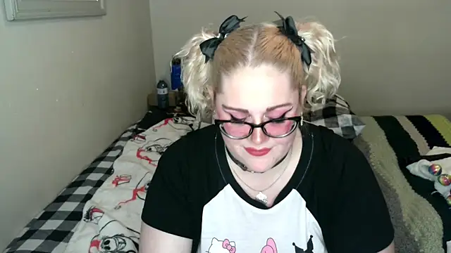 Kinky Witch online show from April 18, 4:38 am
