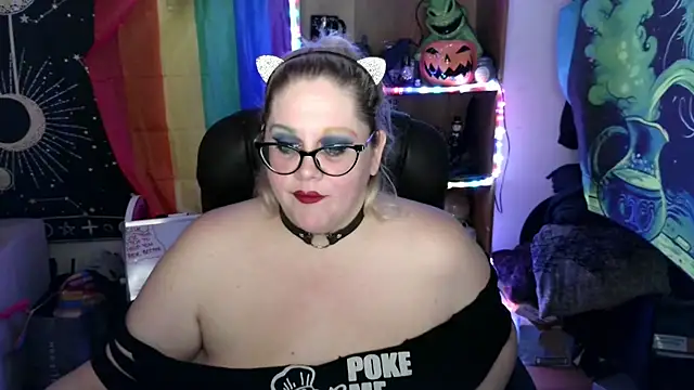 Snapshot of Kinky_Witch chatting on June 12, 4:17 pm Kinky Witch online show from June 12, 4:17 pm