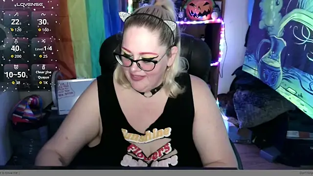 Snapshot of Kinky_Witch chatting on June 20, 6:22 pm Kinky Witch online show from June 20, 6:22 pm