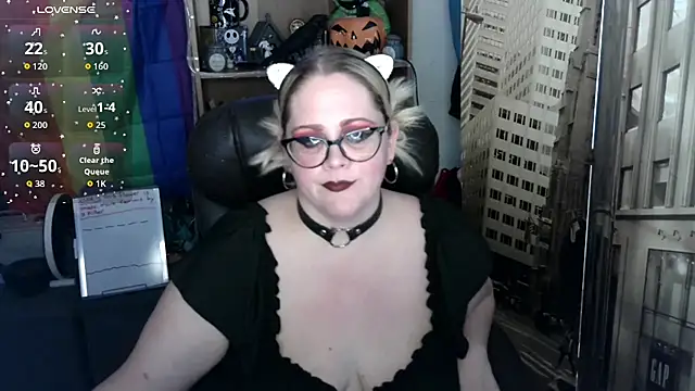 Snapshot of Kinky_Witch chatting on July 17, 7:41 pm Kinky Witch online show from July 17, 7:41 pm