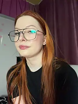 Snapshot of Dari_Toy_ chatting on June 18, 1:26 pm Dari Toy online show from June 18, 1:26 pm