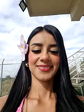 Juliana Xander online show from January 16, 2:10 pm