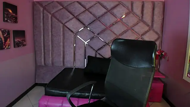 Pamela Squirtt online show from April 2, 12:36 pm