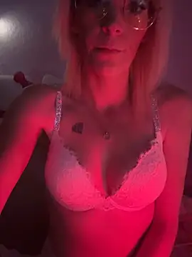 Snapshot of geilemine chatting on September 30, 11:43 pm geilemine online show from September 30, 11:43 pm