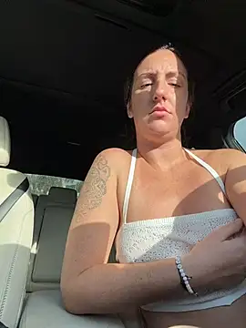 sweetsirenn online show from December 15, 1:48 pm