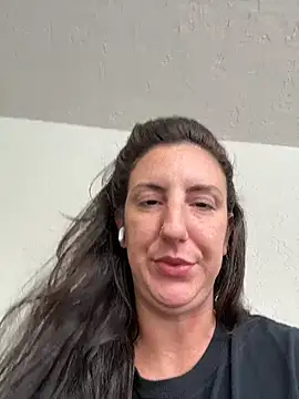 Snapshot of sweetsirenn chatting on February 5, 4:11 pm sweetsirenn online show from February 5, 4:11 pm