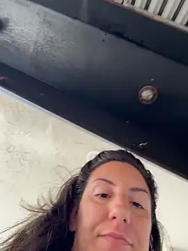 Snapshot of sweetsirenn chatting on February 7, 3:16 pm sweetsirenn online show from February 7, 3:16 pm