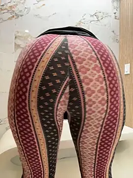 Snapshot of sweetsirenn chatting on February 24, 3:43 pm sweetsirenn online show from February 24, 3:43 pm