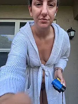 sweetsirenn online show from April 3, 1:31 pm