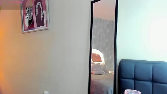 isabella milf  online show from September 11, 7:03 pm