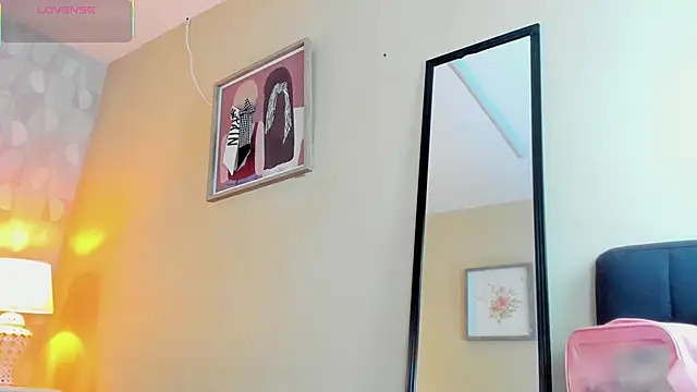 isabella milf  online show from September 13, 7:13 pm