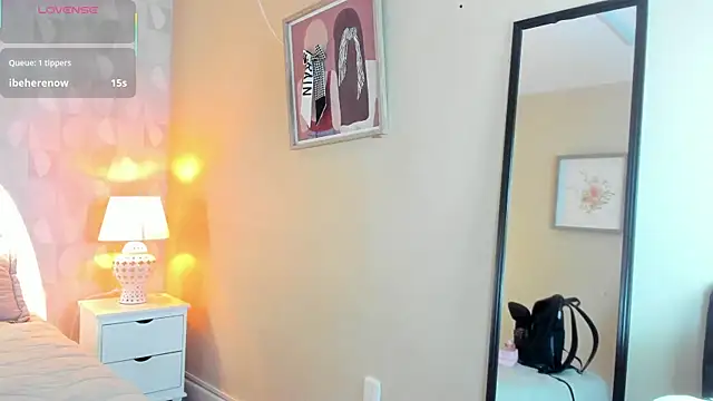 isabella milf  online show from September 20, 7:04 pm