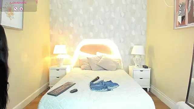 isabella milf  online show from December 2, 7:09 pm