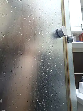 Snapshot of busters32 chatting on February 20, 7:47 pm busters32 online show from February 20, 7:47 pm