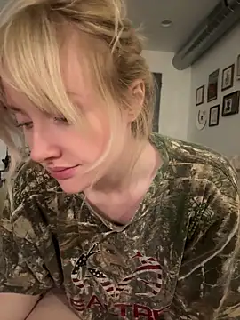 seeunexttuesday online show from February 3, 6:22 am